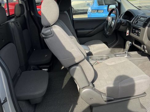 Used 2006 Nissan Frontier XE w/ (G01) XE Preferred Pkg image 12