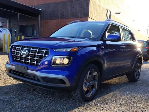 Used 2021 Hyundai Venue SEL FWD image 7