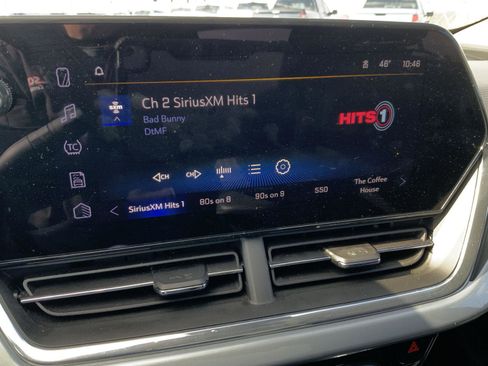 Used 2025 Chevrolet Trax LT image 31