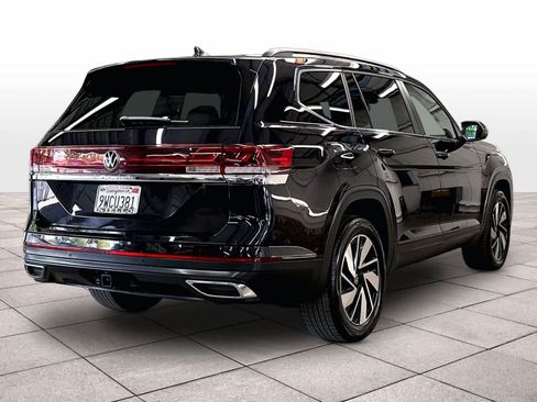 Certified 2026 Volkswagen Atlas SE w/ Panoramic Sunroof Package FWD image 9