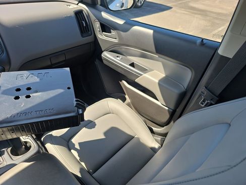 Used 2020 Chevrolet Colorado W/T image 17