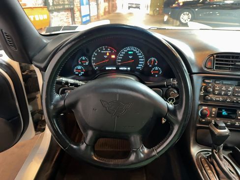 Used 1998 Chevrolet Corvette Convertible w/ Memory Pkg RWD image 20