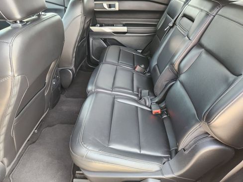 Used 2024 Ford Explorer XLT w/ Equipment Group 202A image 31