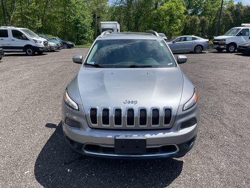 Used 2017 Jeep Cherokee Limited AWD/4WD image 3