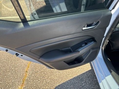 Used 2024 Nissan Altima 2.5 SR FWD image 25