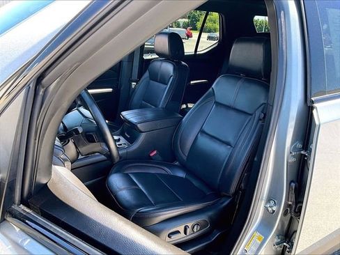 Used 2023 Chevrolet Traverse RS AWD/4WD image 10