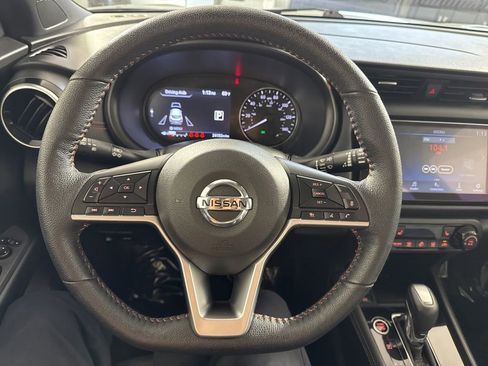 Used 2021 Nissan Kicks SR w/ SR Premium Package FWD image 35