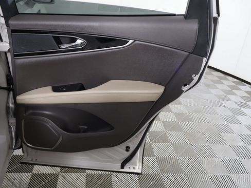 Used 2022 Lincoln Nautilus FWD w/ Premium Package image 25