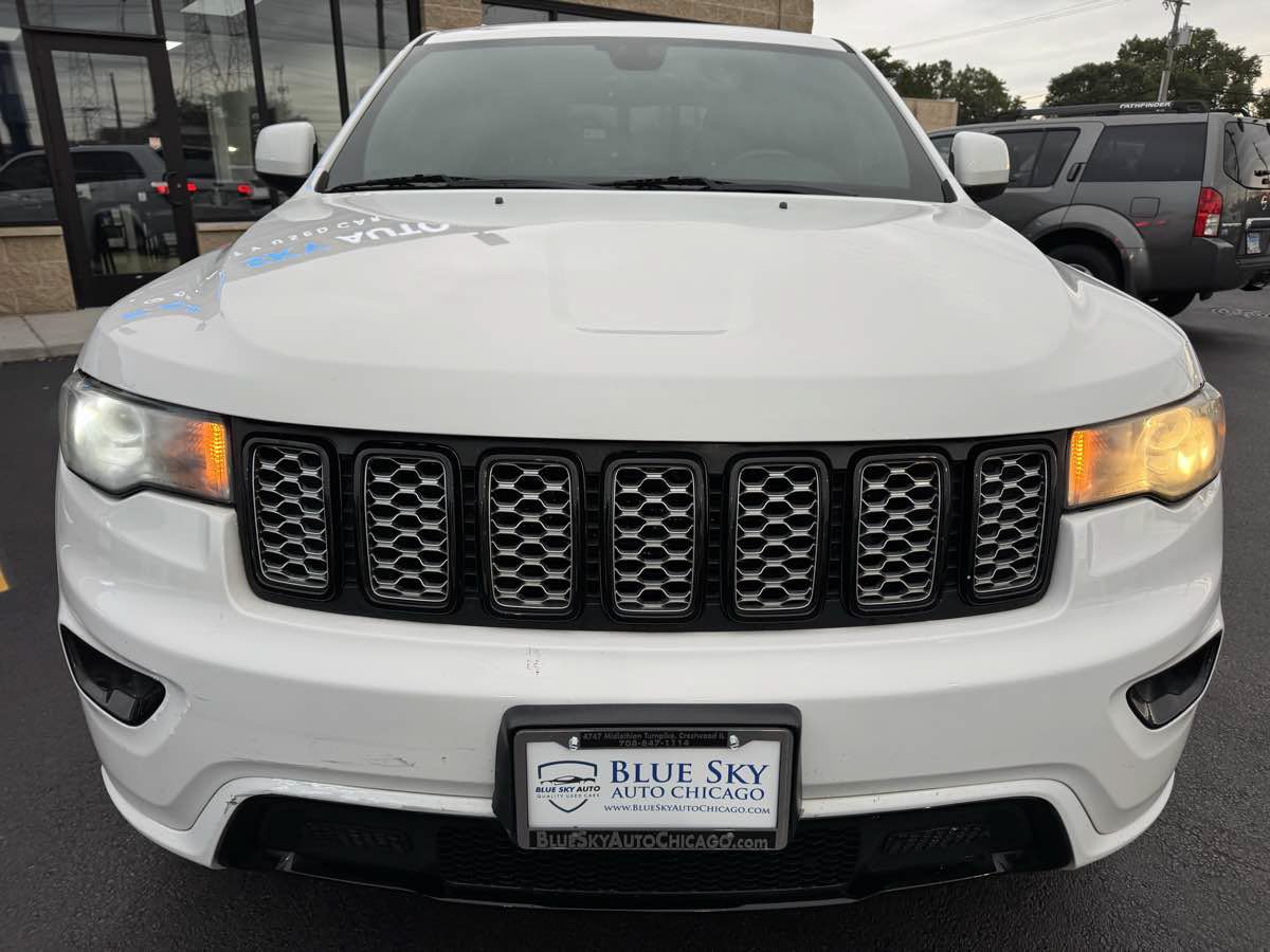 Used 2017 Jeep Grand Cherokee Altitude AWD/4WD image 2