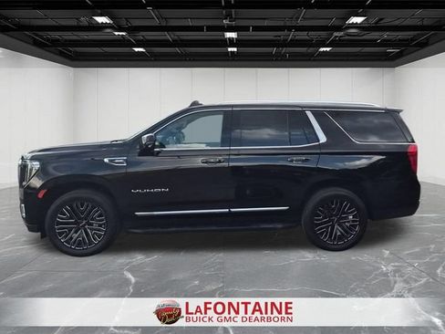 Used 2022 GMC Yukon SLT w/ SLT Premium Package AWD/4WD image 2
