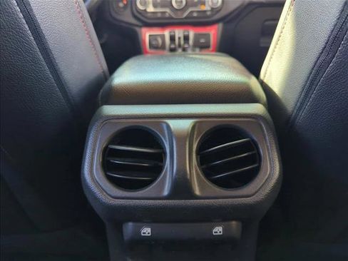Used 2022 Jeep Gladiator Sport image 15