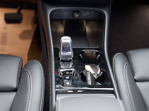 New 2026 Volvo XC40 B5 Plus w/ Climate Package AWD/4WD image 29