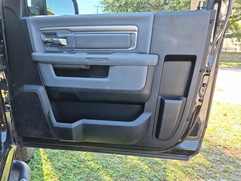 Used 2019 RAM 1500 Express w/ Express Value Package image 20