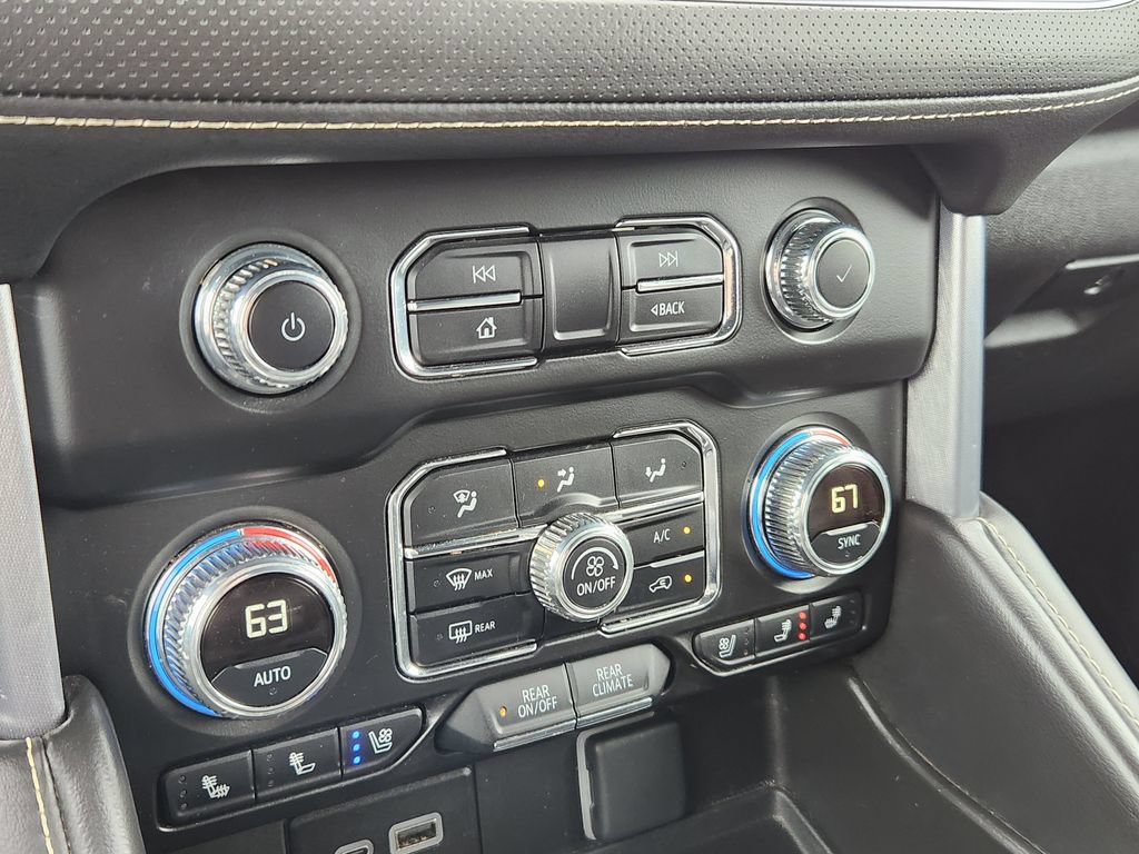 Used 2024 GMC Yukon SLT AWD/4WD image 30