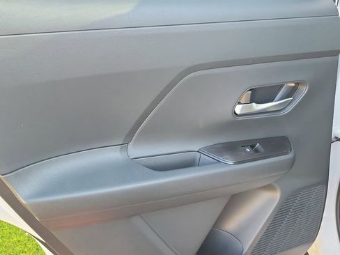 Used 2025 Nissan Kicks SV image 19