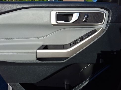 Certified 2023 Ford Explorer XLT w/ Equipment Group 202A AWD/4WD image 13