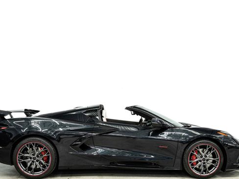 Used 2023 Chevrolet Corvette Stingray Premium Cpe w/ Z51 Performance Package RWD image 2