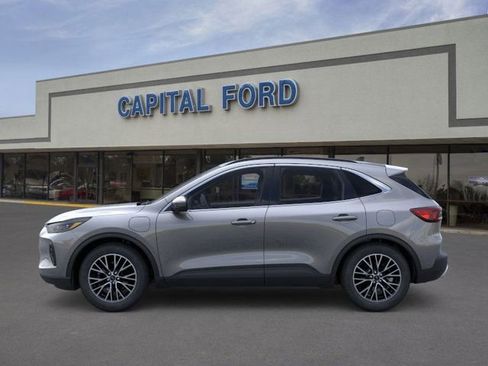 Used 2024 Ford Escape SE w/ PHEV Premium Package image 3