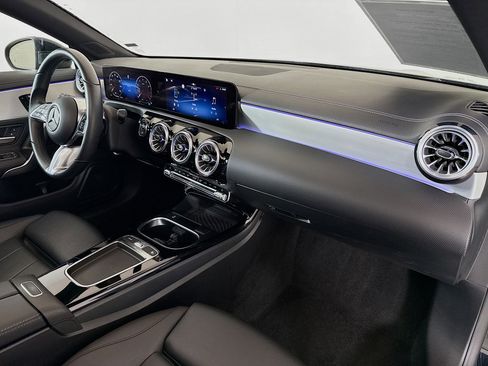 Used 2025 Mercedes-Benz CLA 250 image 26