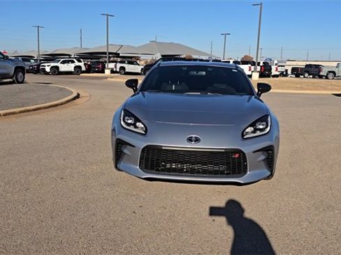 Used 2024 Toyota GR86 Premium image 3