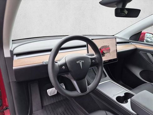 Used 2024 Tesla Model Y Performance AWD/4WD image 10