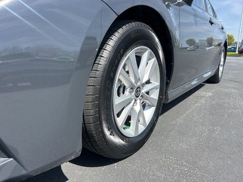 Used 2025 Toyota Camry LE image 10