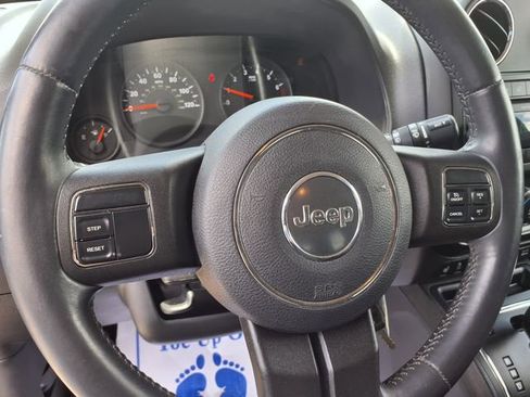 Used 2012 Jeep Patriot Latitude FWD image 23