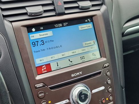 Used 2018 Ford Fusion Titanium image 25