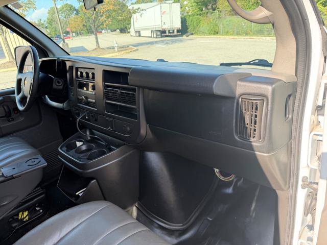Used 2015 Chevrolet Express 2500 RWD image 13