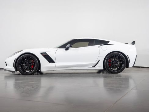 Used 2016 Chevrolet Corvette Z06 w/ 2LZ Preferred Equipment Group RWD image 8