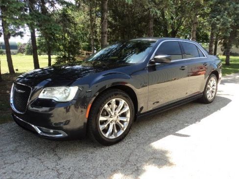 Used 2016 Chrysler 300 Limited w/ Driver Convenience Group AWD/4WD image 1