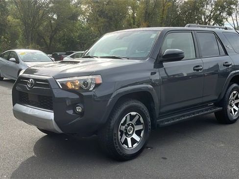 Certified 2024 Toyota 4Runner TRD Off-Road image 3