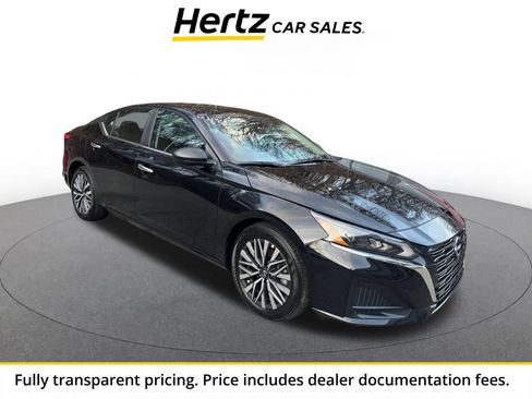 Used 2025 Nissan Altima 2.5 SV FWD image 1