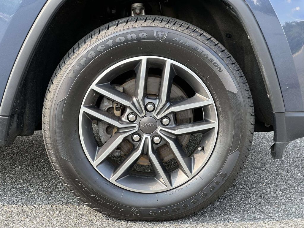 Used 2020 Jeep Grand Cherokee Limited AWD/4WD image 7