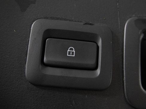 Used 2023 MAZDA MAZDA3 s image 38