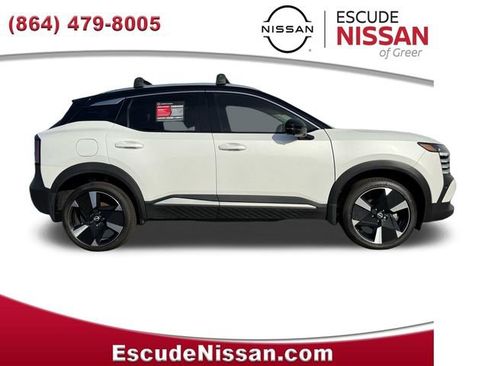 Certified 2025 Nissan Kicks SR image 2