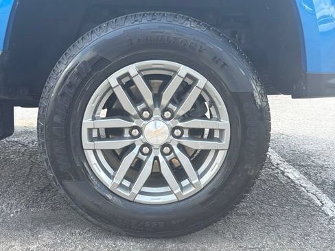 Used 2023 Chevrolet Colorado LT AWD/4WD image 17