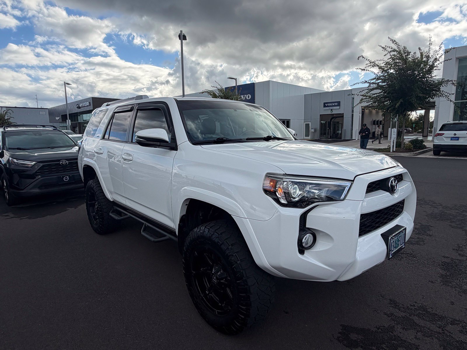 Used 2018 Toyota 4Runner SR5 Premium AWD/4WD image 6
