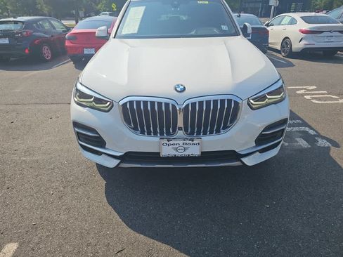 Used 2022 BMW X5 xDrive40i w/ Parking Assistance Package AWD/4WD image 2