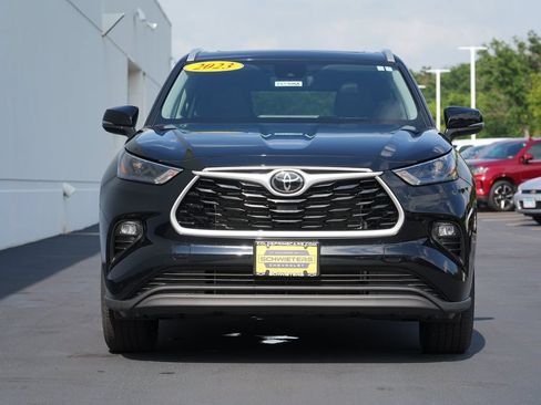 Used 2023 Toyota Highlander XLE AWD/4WD image 8