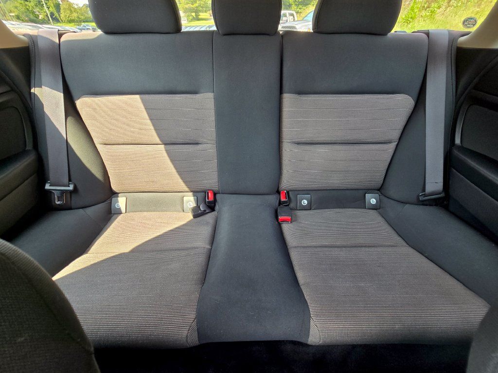 Used 2005 Subaru Legacy 2.5i AWD/4WD image 38