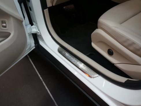 Used 2022 Mercedes-Benz GLC 300 4MATIC image 30