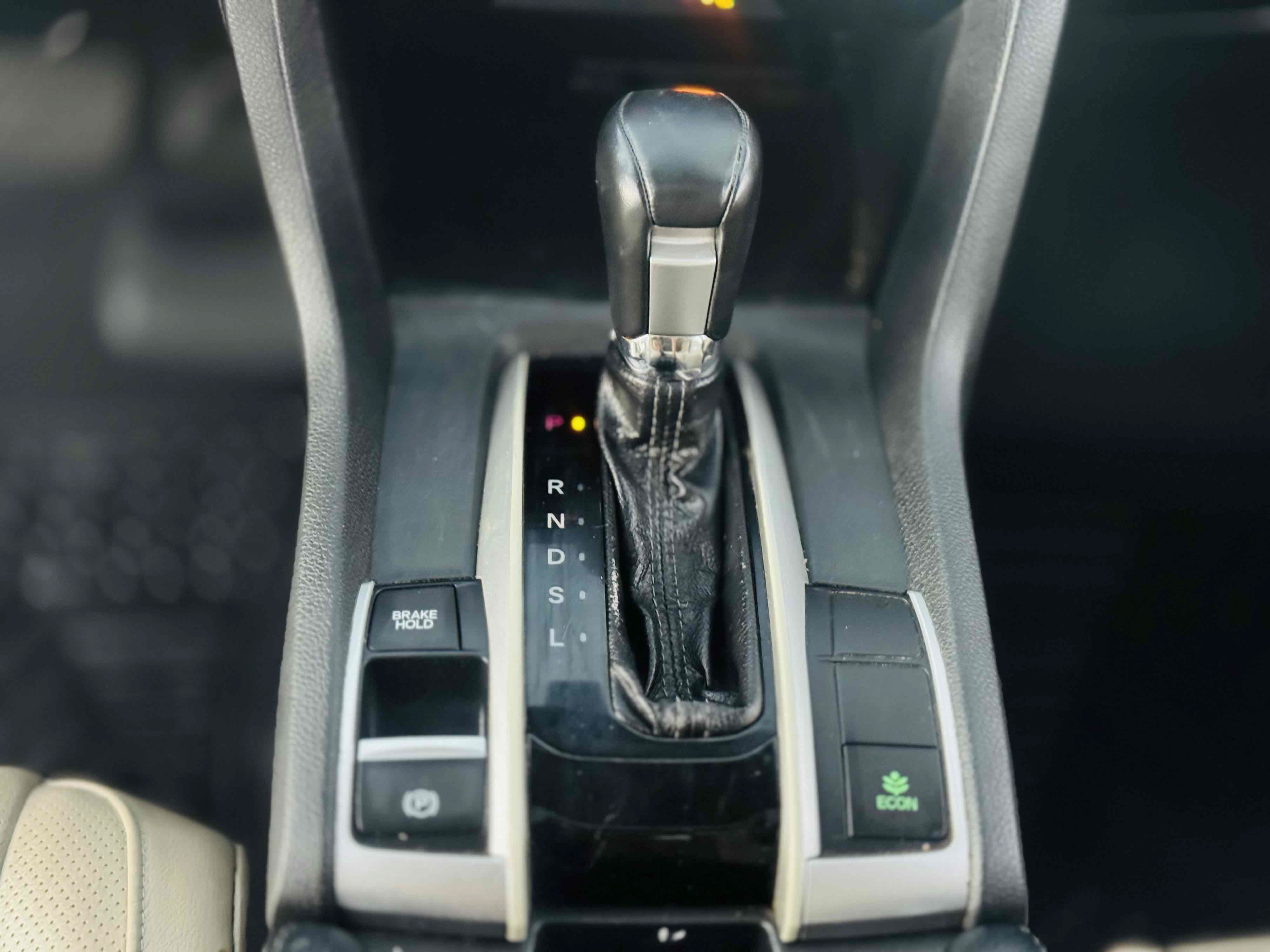 Used 2017 Honda Civic EX-L image 21