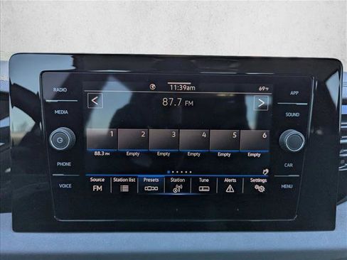 New 2026 Volkswagen Jetta SE FWD image 17