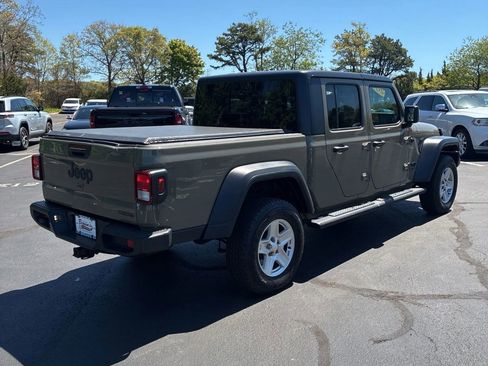 Used 2020 Jeep Gladiator Sport w/ Quick Order Package 24S AWD/4WD image 4