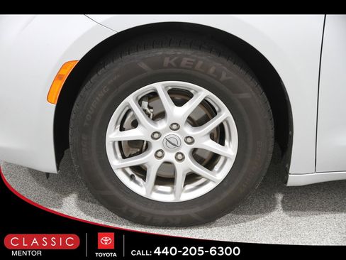 Used 2024 Chrysler Voyager LX image 24