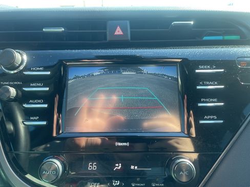 Used 2020 Toyota Camry SE image 20