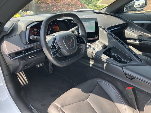 Used 2025 Chevrolet Corvette Stingray Preferred Cpe RWD image 16