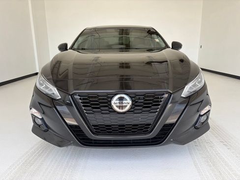 Used 2022 Nissan Altima 2.5 SR w/ Midnight Edition Package FWD image 15