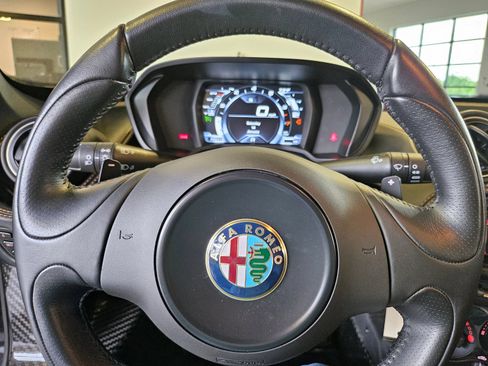 Used 2016 Alfa Romeo 4C Coupe w/ Convenience Group - Coupe RWD image 18